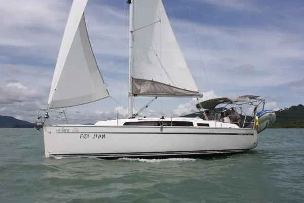 BAVARIA CRUISER 33