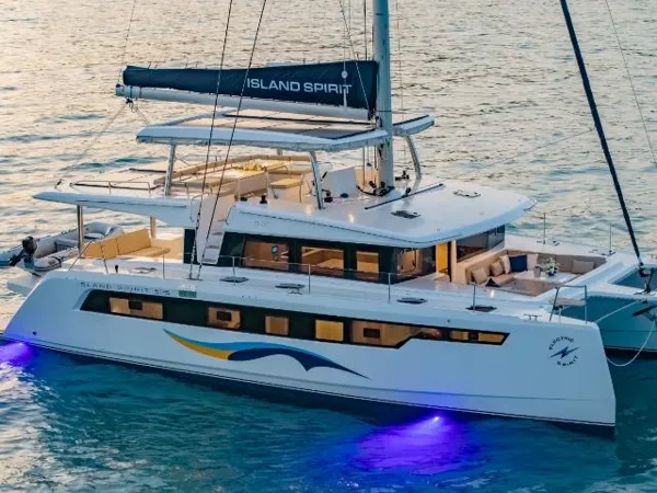 ISLAND SPIRIT 525E